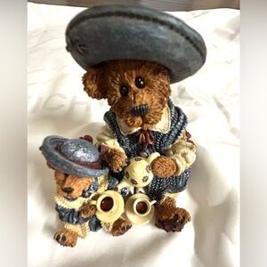 This is part of the Bearstone collection by G.M. LOWENTHAL collectible.